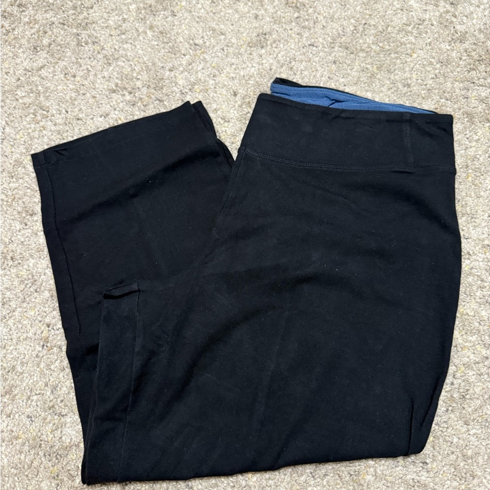 Women with Control navy knit capris, LP